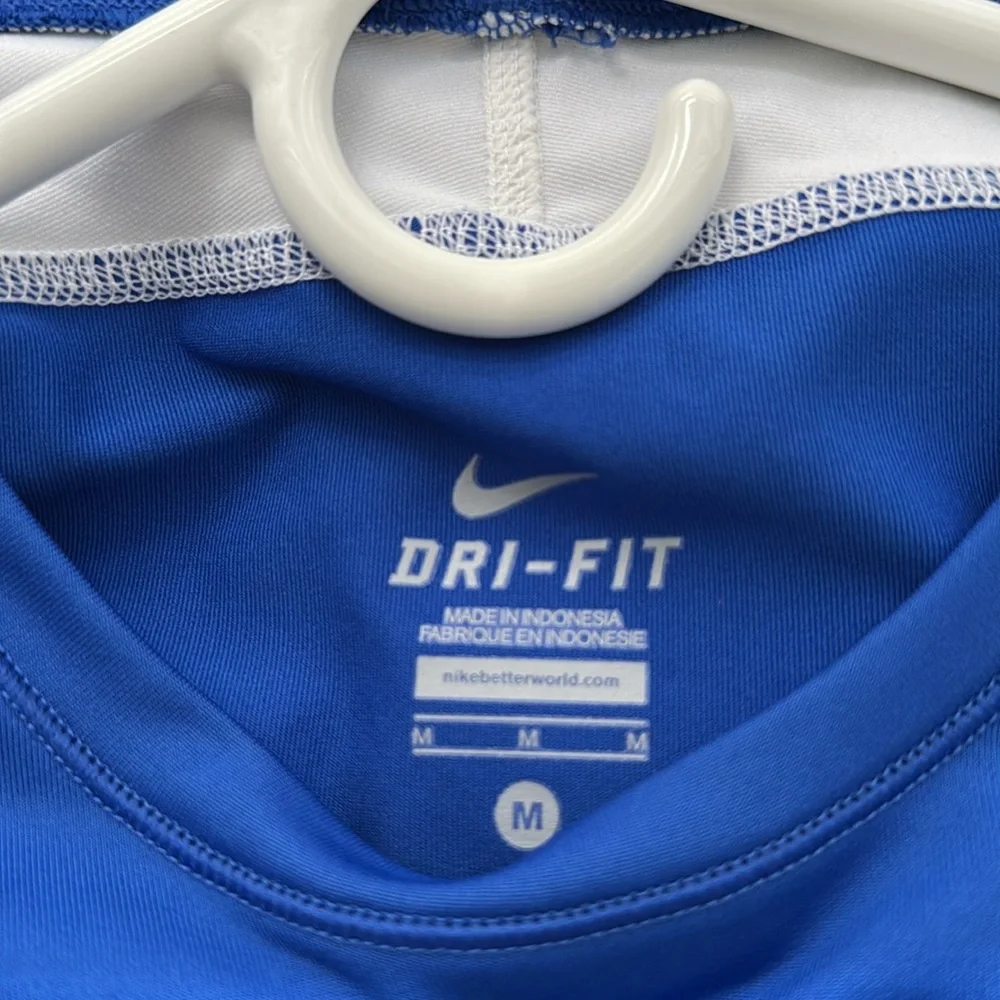 119. Nike Women's Blue and White Long Sleeve Top Size M pre owned